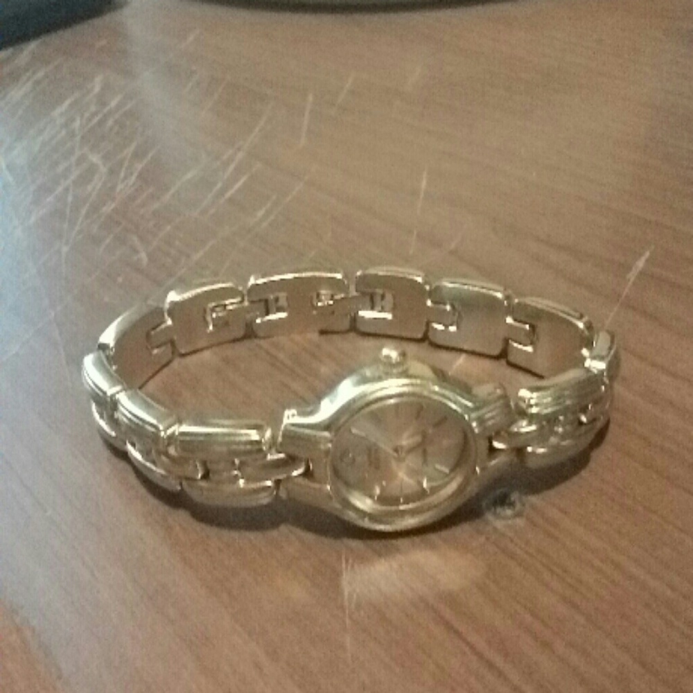 Watch - Picture 2 of 3